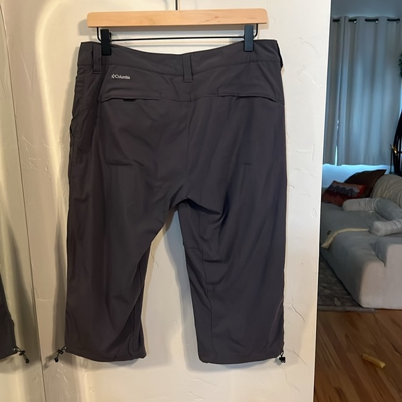 Columbia Women's Charcoal capri - Picture 3 of 3